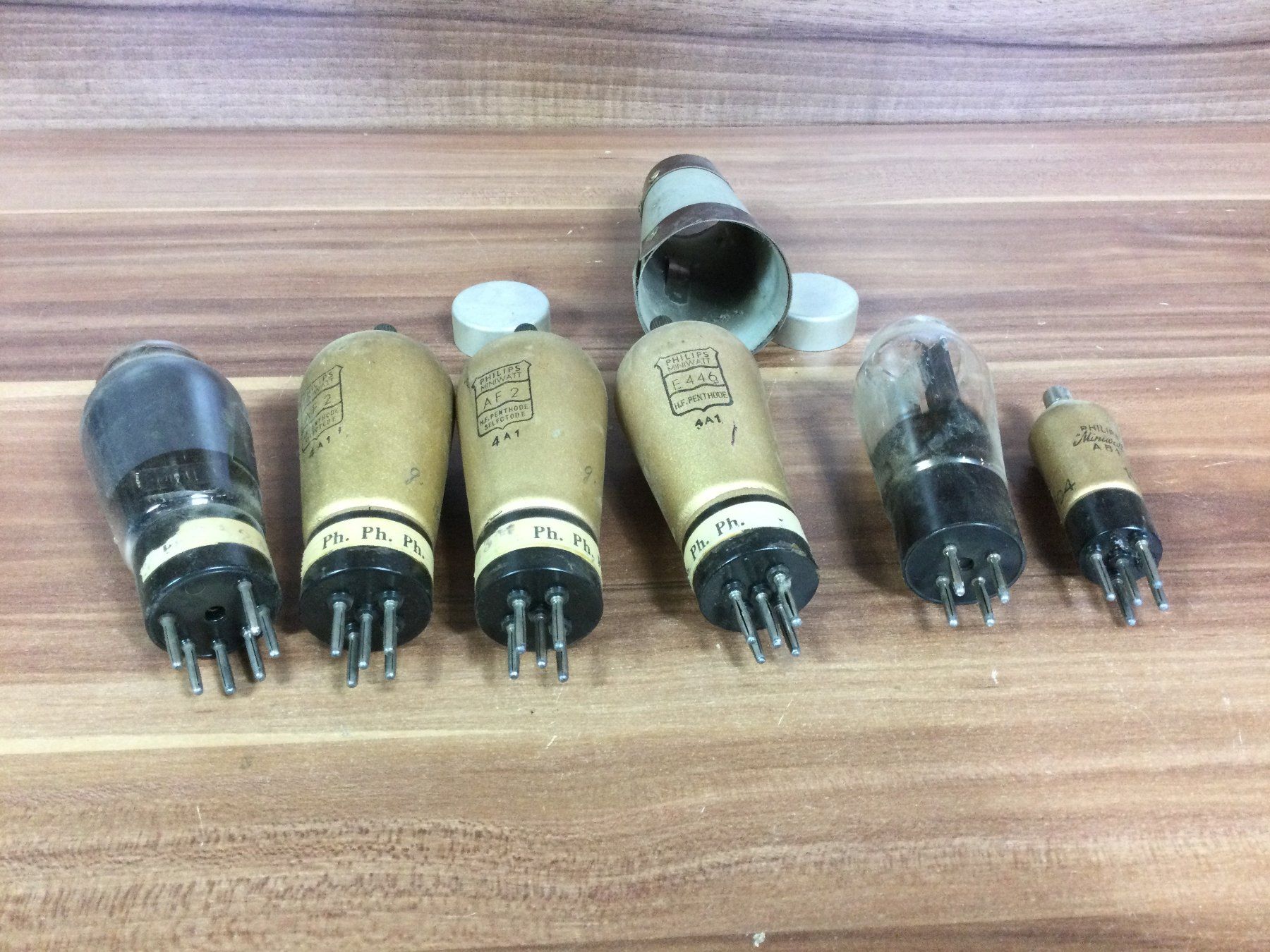 Attrezzi da lavoro: Posten antike Radioröhren Philips – Usato da Wangen SZ venduto da kuriosum12 1
