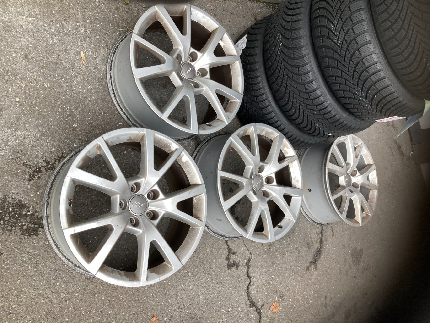 Audi Felgen: Audi A6 Alufelgen 460071498 – Gebraucht aus Cham von WB2223