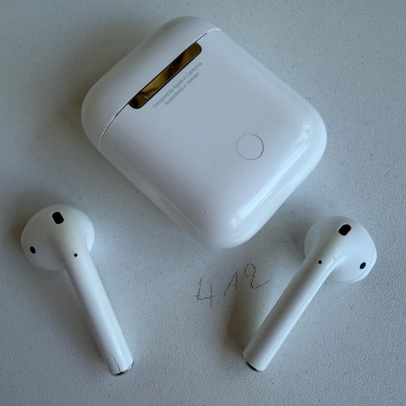 Apple Cuffie: Original Apple AirPods 2 Gen. Wireless Kopfhörer & Case – Usato da Basel venduto da MY.AIRPODS.SHOP 3