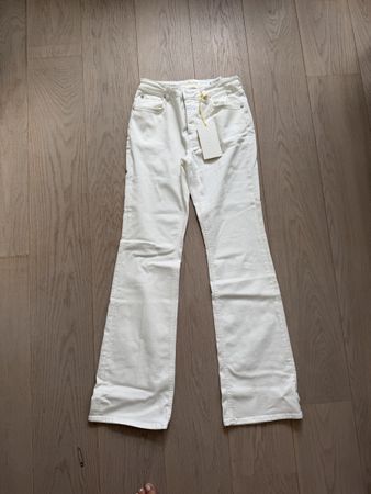 Closed Jovanna 27/32 neu (np 300.-)