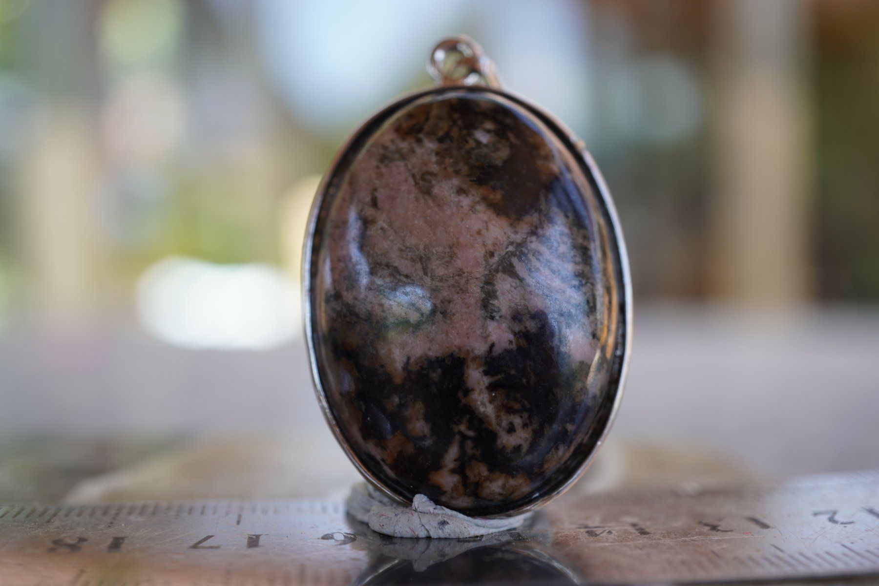 Ciondoli: Rhodonite   Oval        Anhänger  Räumung – Nuovo e nell'imballaggio originale da Eschenbach SG venduto da topstone