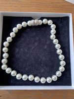 Perlenkette mit Magnetverschluss (Modeschmuck)