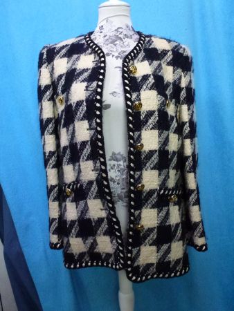ESCADA WOLLJACKE SCHWARZ WEISS KARIERT SCHURWOLLE GR 36