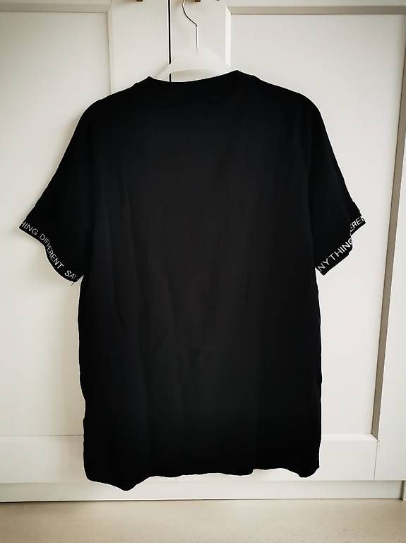 T-shirt: Bershka T-Shirt Gr.L – Usato da Horw venduto da LorisOo 2