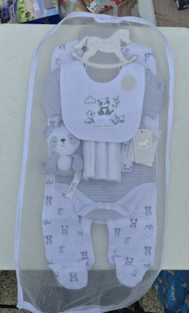NEU Baby Geschenk-Set 10 Teile Panda Grösse 3-6Monate