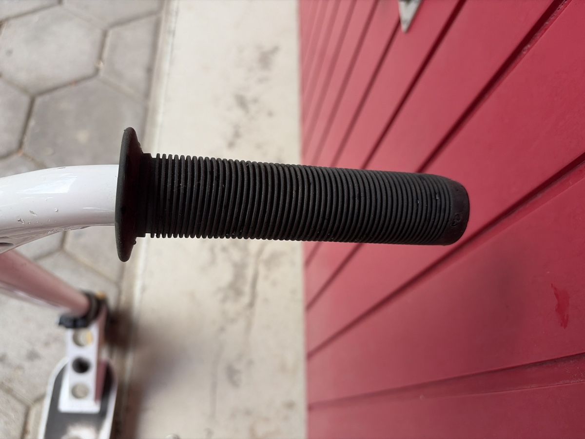Micro Kickboard: Stunt Scooter Micro Xtreme weiss  – Gebraucht aus Attelwil von Brumm3 4