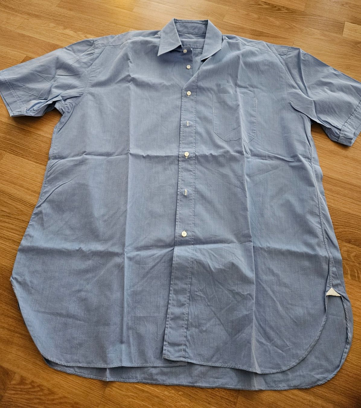 Camicie: Hemd von Borrelli, Napoli, hellblau, kurzarm, Gr.XL – Usato da Bellach venduto da RE-NA 1