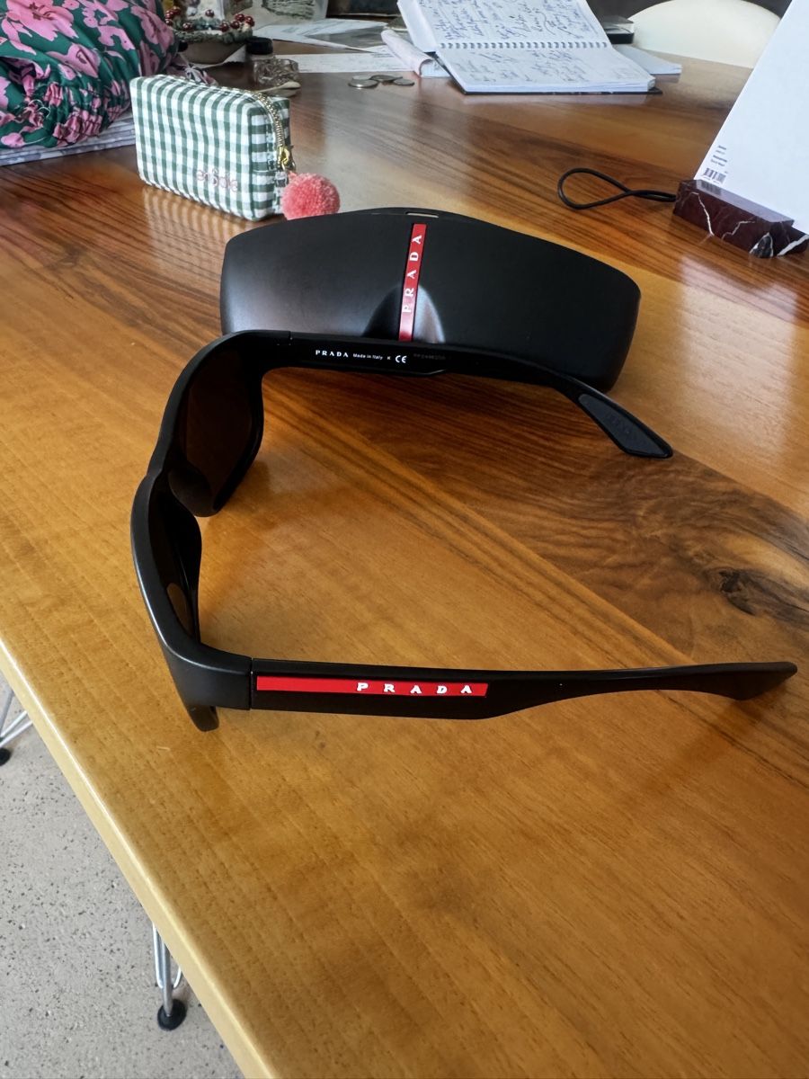 Prada Brillen & Gläser: Prada Sonnenbrille wie neu! – Gebraucht aus Gipf-Oberfrick von Iberico 3