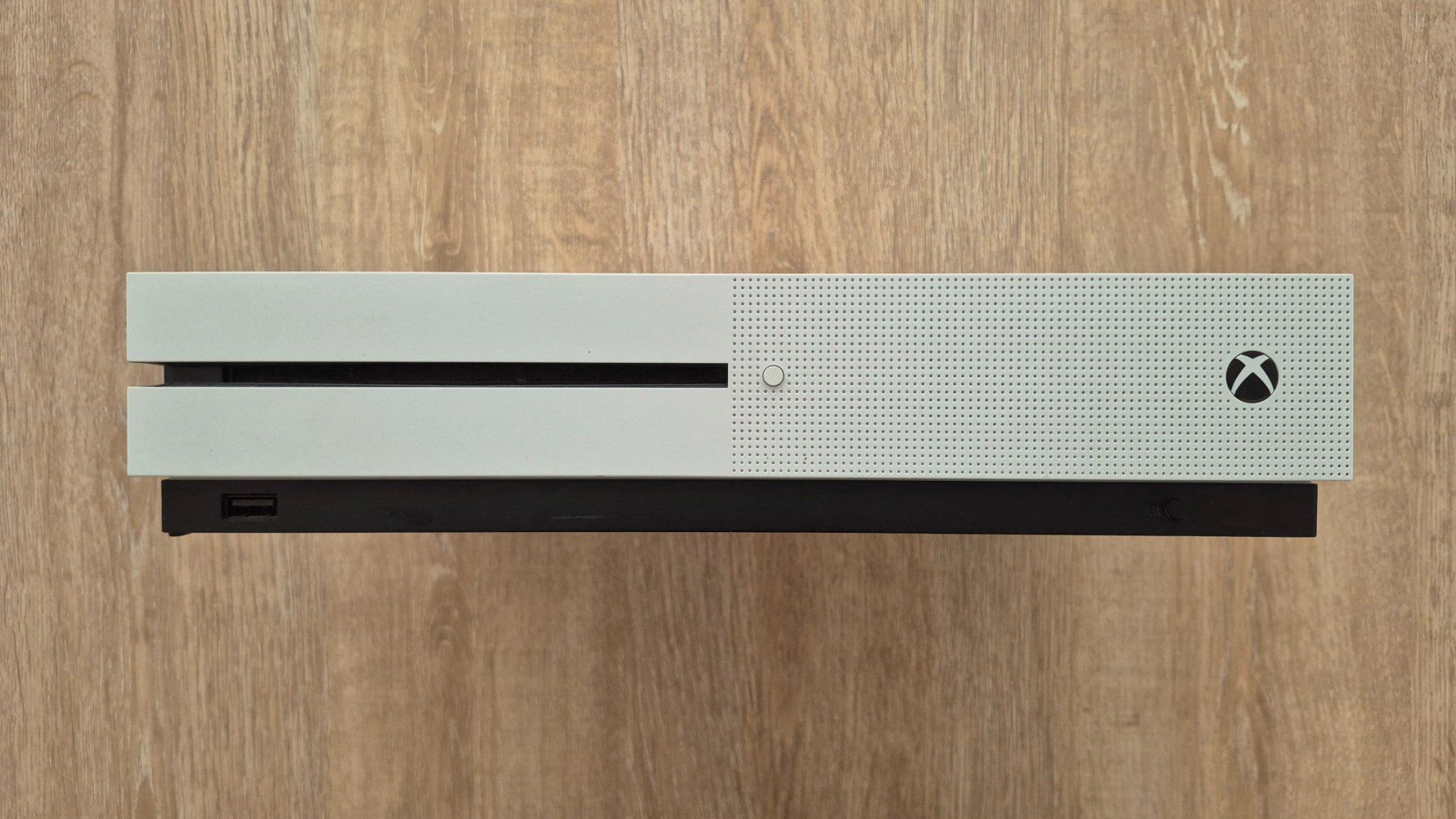 Microsoft Console: Xbox One S 500 GB inkl. Controller und 5 Spielen – Usato da Basel venduto da marv16 1