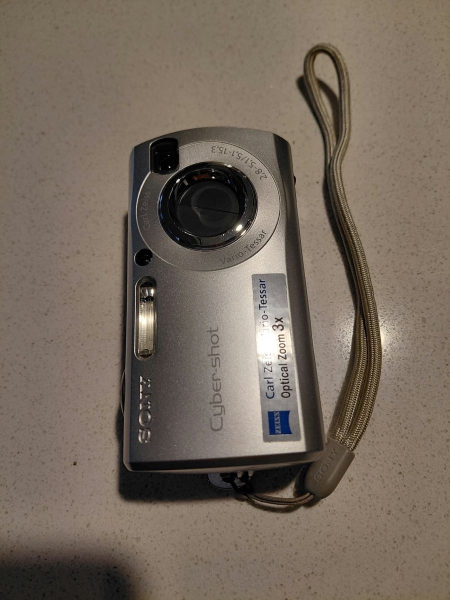 Sony Fotocamera: Digicam von Sony - evtl Defekt – Difettoso da Grenchen venduto da lia51 1