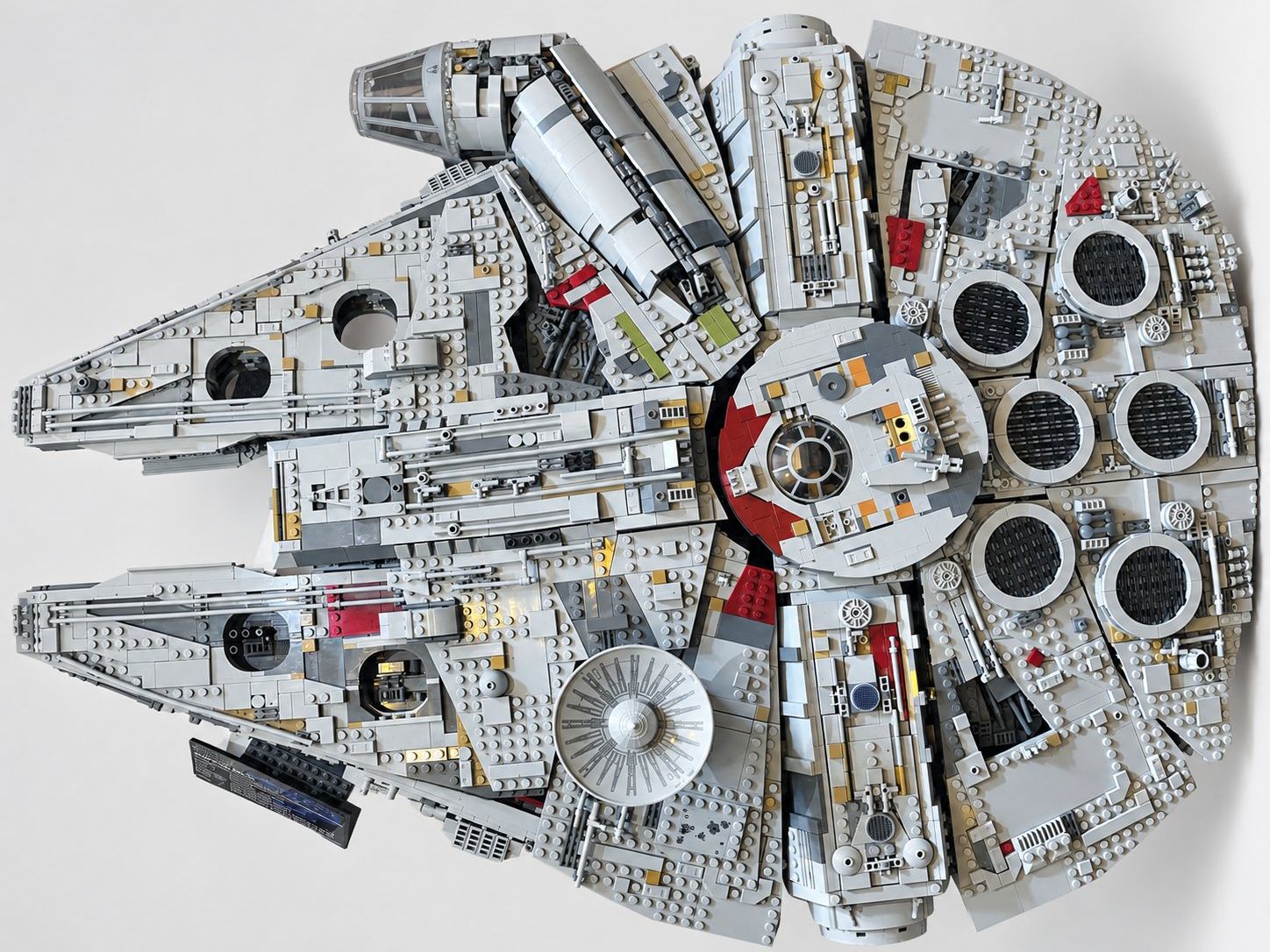 Lego Baukästen: LEGO Star Wars Millennium Falcon – Gebraucht aus Naters von zub_zrz8