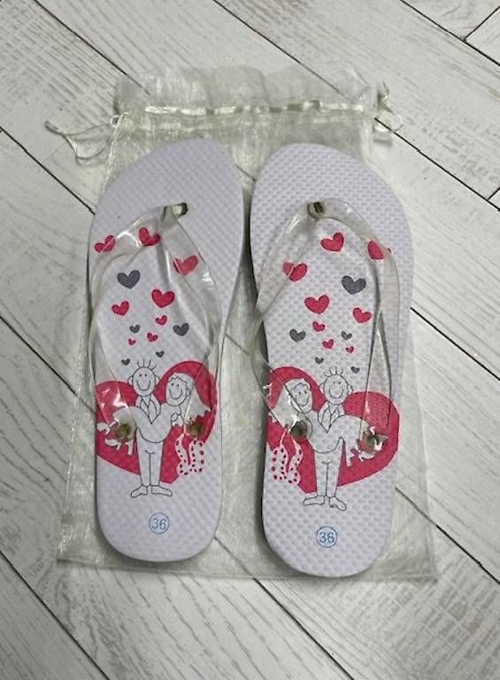 Scarpe da donna: Ciabatte regalo per ospiti matrimonio – Usato da Lugano venduto da club.888 1
