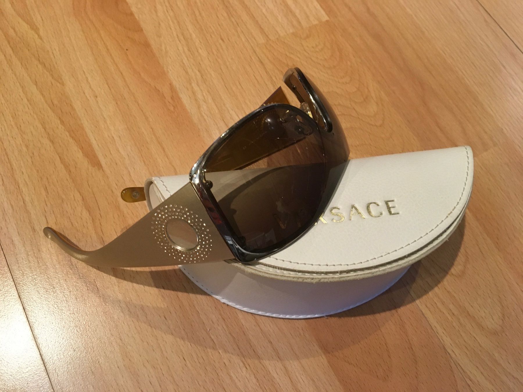 Versace Occhiali & Lenti: ORIGINAL VERSACE Sonnenbrille – Nuovo (secondo la descrizione) da Burgdorf venduto da Vida6 1