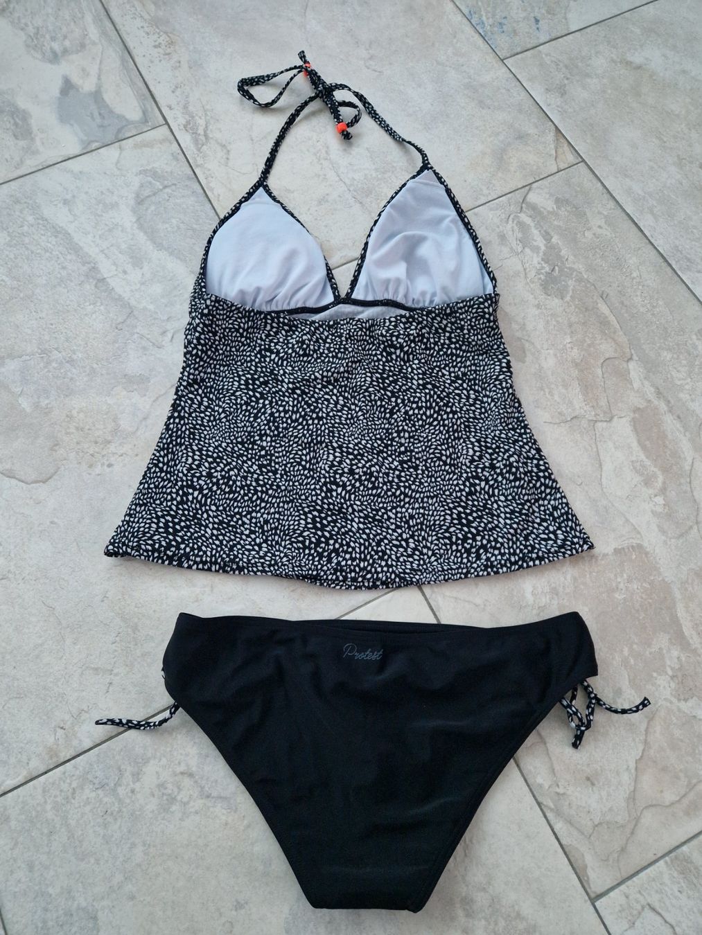 Costumi da bagno & Bikini: Tankini von Protest, Grösse 38C, Schwarz/Weiss – Usato da Niederrohrdorf venduto da Miripfiri 2