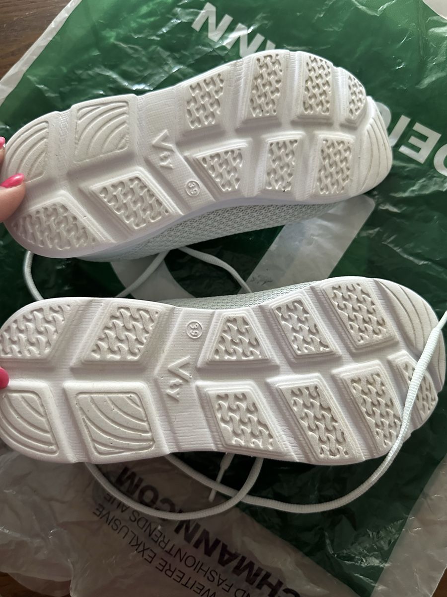 Chaussures femmes: Turnschuhe, Gr.39 – D'occasion à Neuenhof par prada010 2