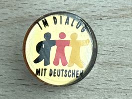 Pin IM DIALOG MIT DEUTSCHEN