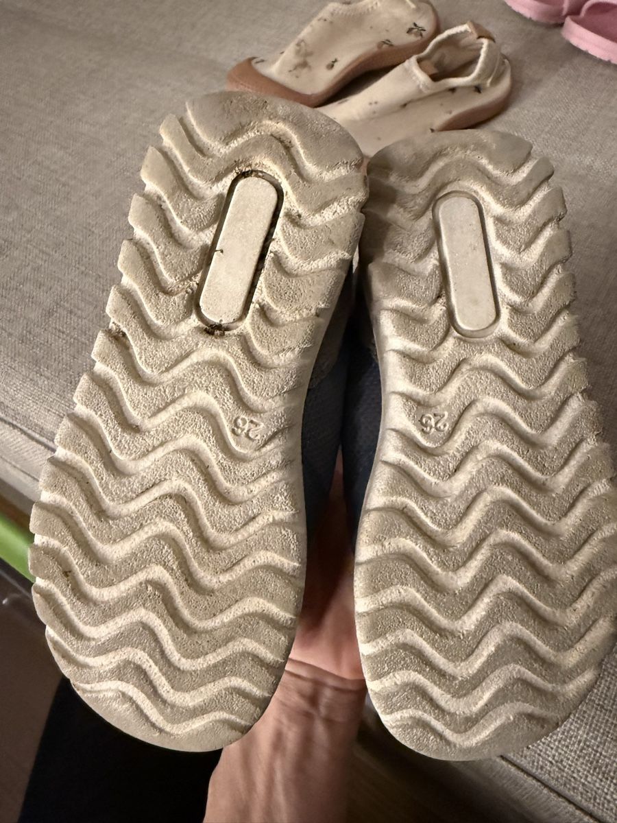 Scarpe per ragazzi: Kinderschuhe Paket Gr. 26 – Usato da Maur venduto da Heidi2.0 4