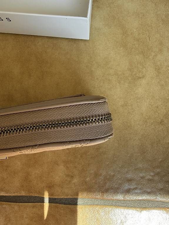 Guess Portemonnaie: Porte monnaie Guess – Gebraucht aus Neuchâtel von Hanx.__ 1
