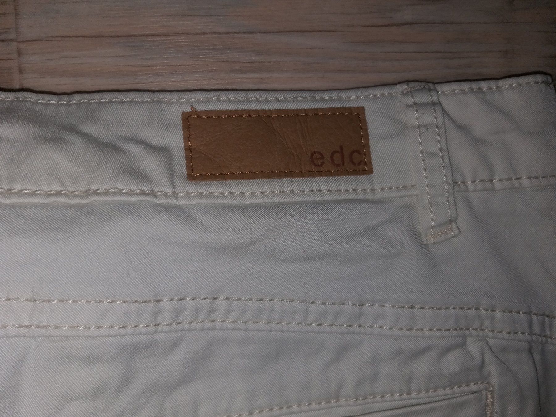 Esprit Pantaloni: Pantalon / Hose ESPRIT     Taille / Grosse 34 – Usato da Cossonay-ville venduto da Super-Price-Quality 6