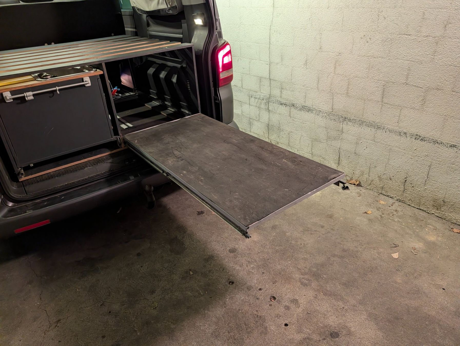 VW Alle Ersatzteile: VW T5/T6 Einbau, Camping, Küche+Bett – Gebraucht aus Zürich von izz_y5d5 9