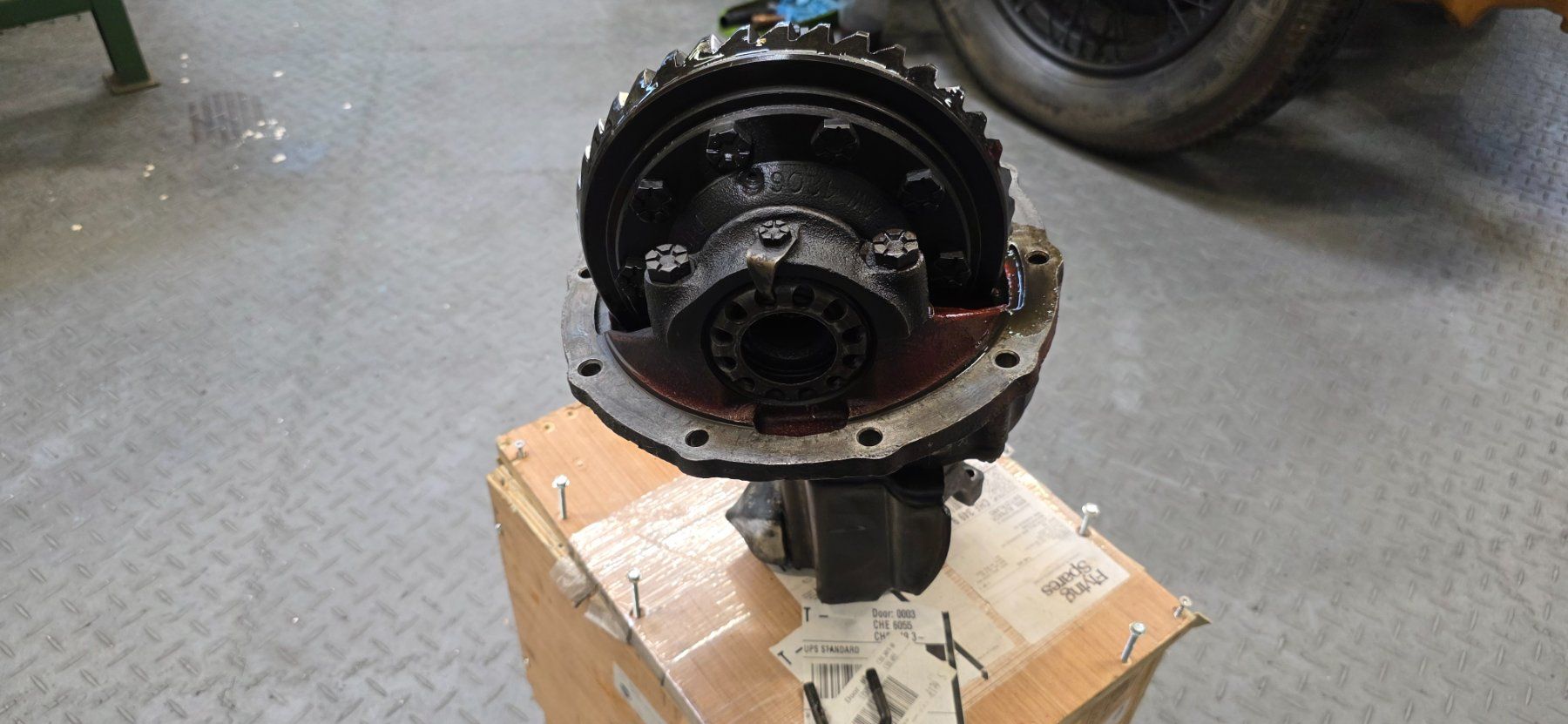 Ford Tutti pezzi di ricambio auto: Ford 9 Zoll Differential "Third Member" – Usato da Alpnach Dorf venduto da inf_bz25 4