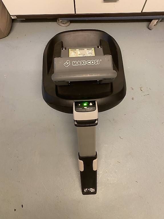 Auto-Kindersitze: Maxi Cosi Pepple inkl. Station – Gebraucht aus Ettingen von a_d_m2hh 4