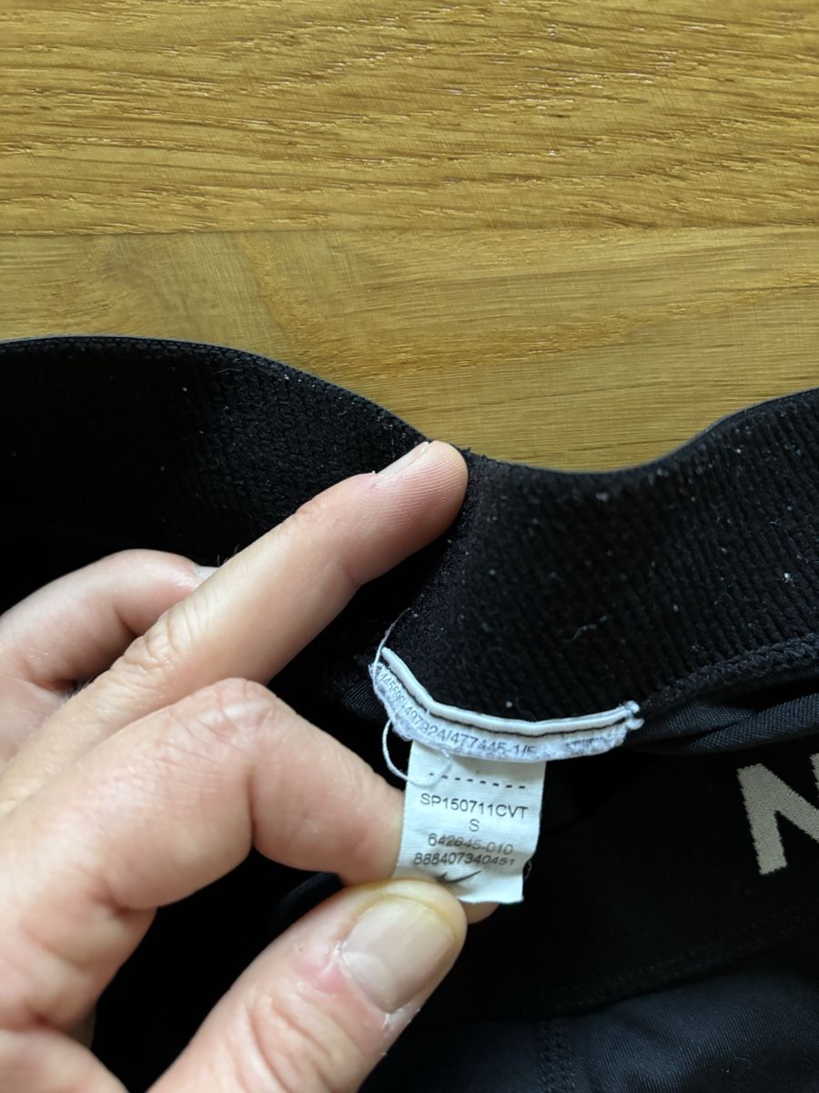 Nike Hosen: Nike Shorts – Gebraucht aus Kaltbrunn von celiabernet 2