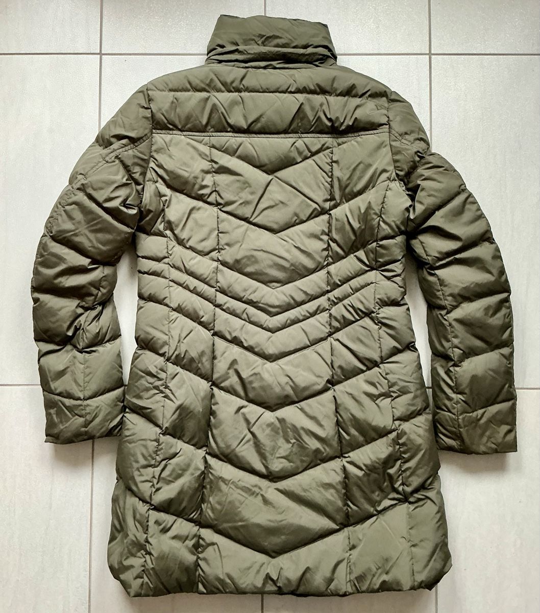 Bogner Cappotti: BOGNER DAMEN DAUNENMANTEL OLIV – Usato da Arcegno venduto da Denni 1