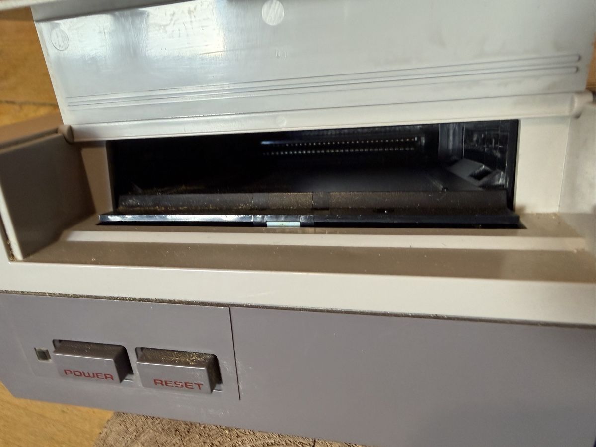 Nintendo Konsolen: Nintendo NES – Defekt aus Brienz BE von soto718 2