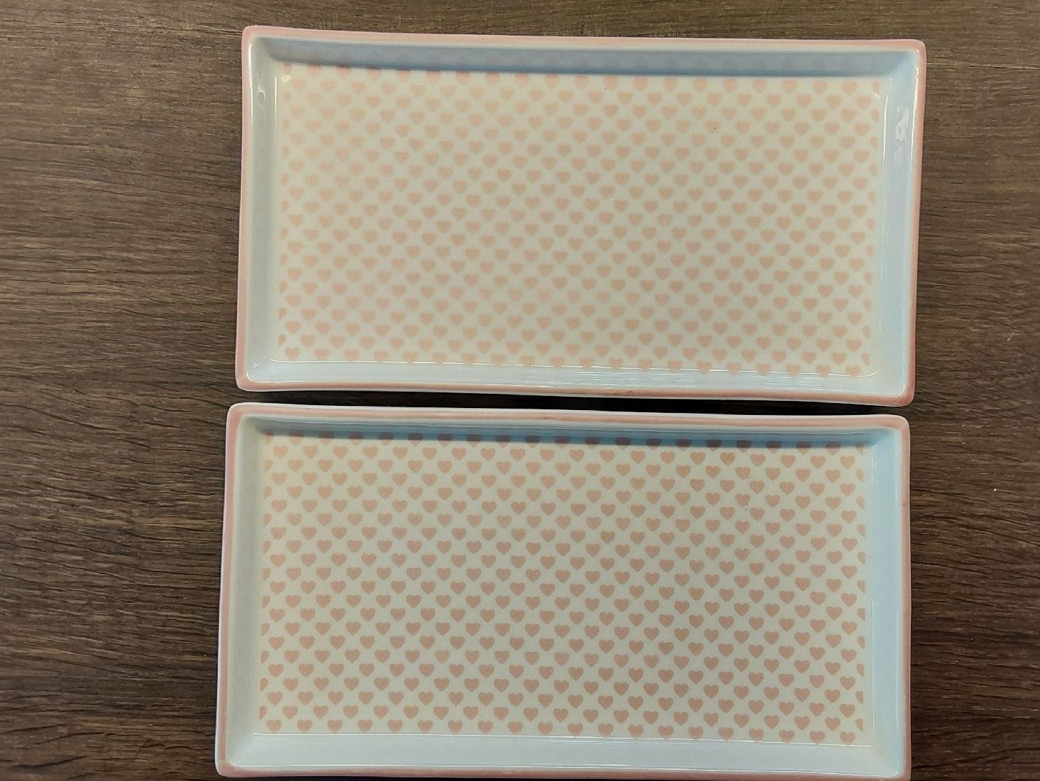 Interio Servierplatten: 2 Stück Platten interio rosa Herzen neu – Neu und originalverpackt aus Köniz von scopello12