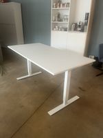 moderner Schreibtisch, höhenverstellbar, weiss