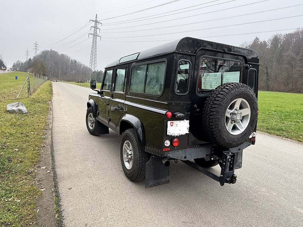 Automobili: Land Rover Defender 110 TD4 – Usato da Wettingen venduto da DamianH1999 3