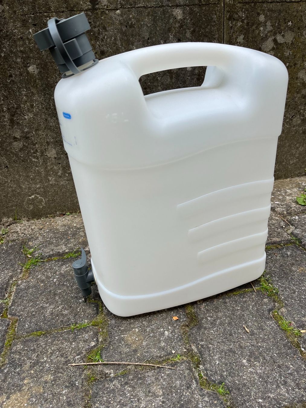 Réservoirs, bidons et tuyaux: Wasserkanister – D'occasion à Ittigen par jea_285k