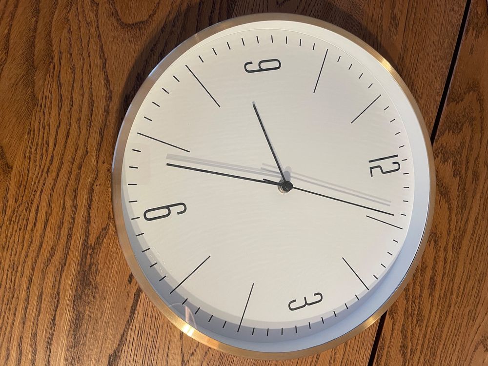 Moderne Wanduhr 30cm - Leise Quarzuhr Mit Klaren Zahlen Für Wohnzimmer, Büro & Küche