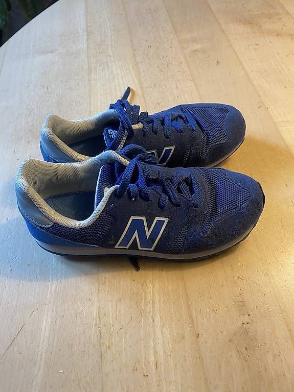 Herrenschuhe: New Balance Grösse 33 – Gebraucht aus Windisch von pagbfrs 1