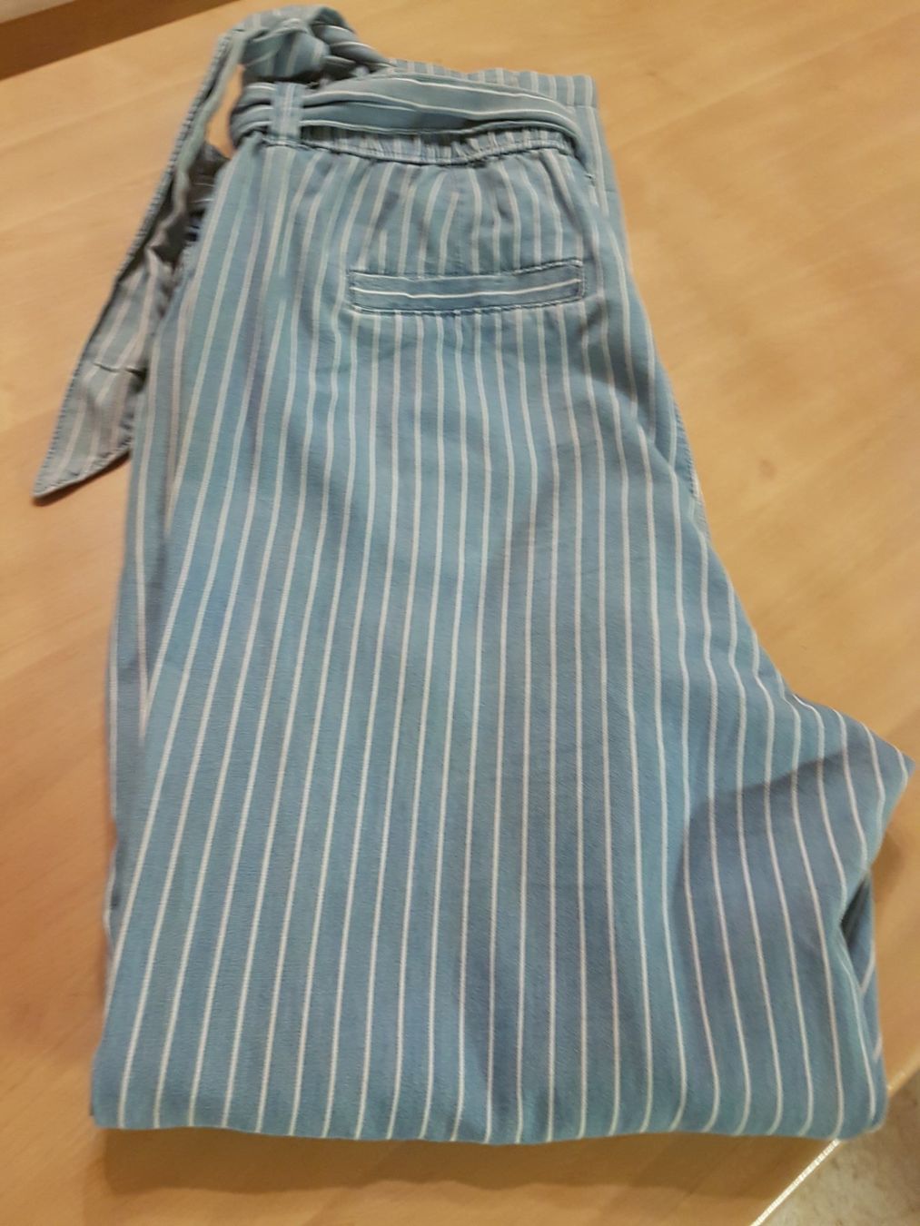 C&A Pantaloni: Pantalon taille 36 marque C&A 100% coton – Usato da Villiers venduto da san_jn5w 6