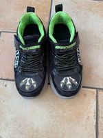 Turnschuhe Gr. 30