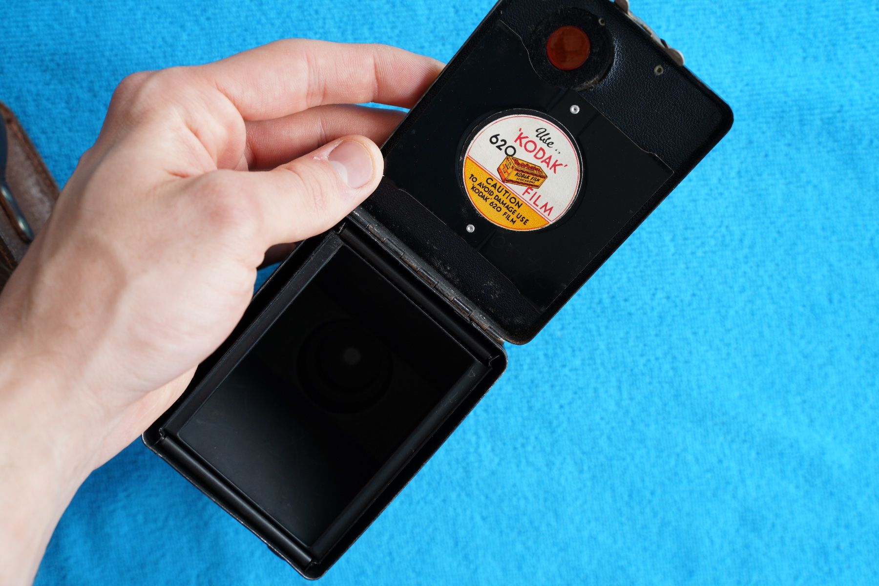 Kodak Kamera: Kodak Brownie Junior Six 20 + Hülle – Defekt aus Dagmersellen von sim_zqh8 6