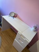Schreibtisch in Weiss mit Schubladen - Top Zustand!