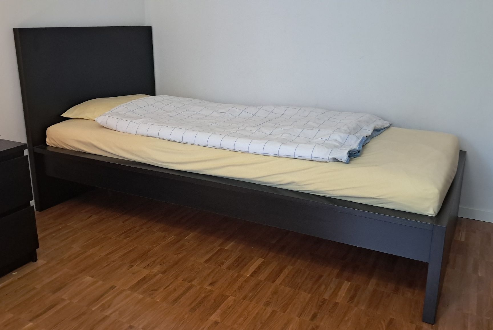 Ikea Letti: IKEA Malm Bett 90 x 200cm – Usato da Zürich venduto da goldbrunnen123 3