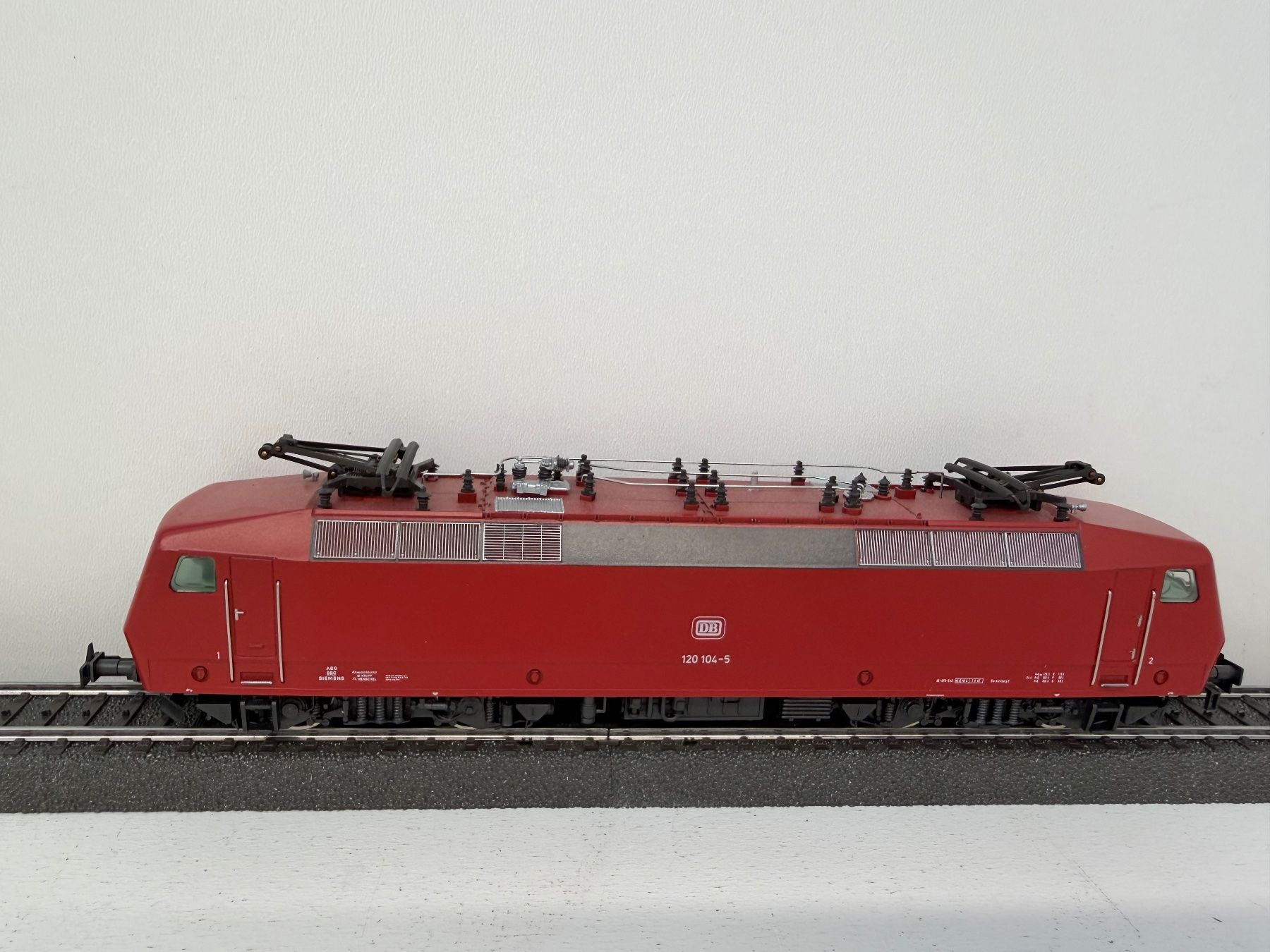 Märklin Modellini di ferrovie: Lokomotive 3353 BR 120.1 – Usato da Büsserach venduto da ModellbahnDepot 1