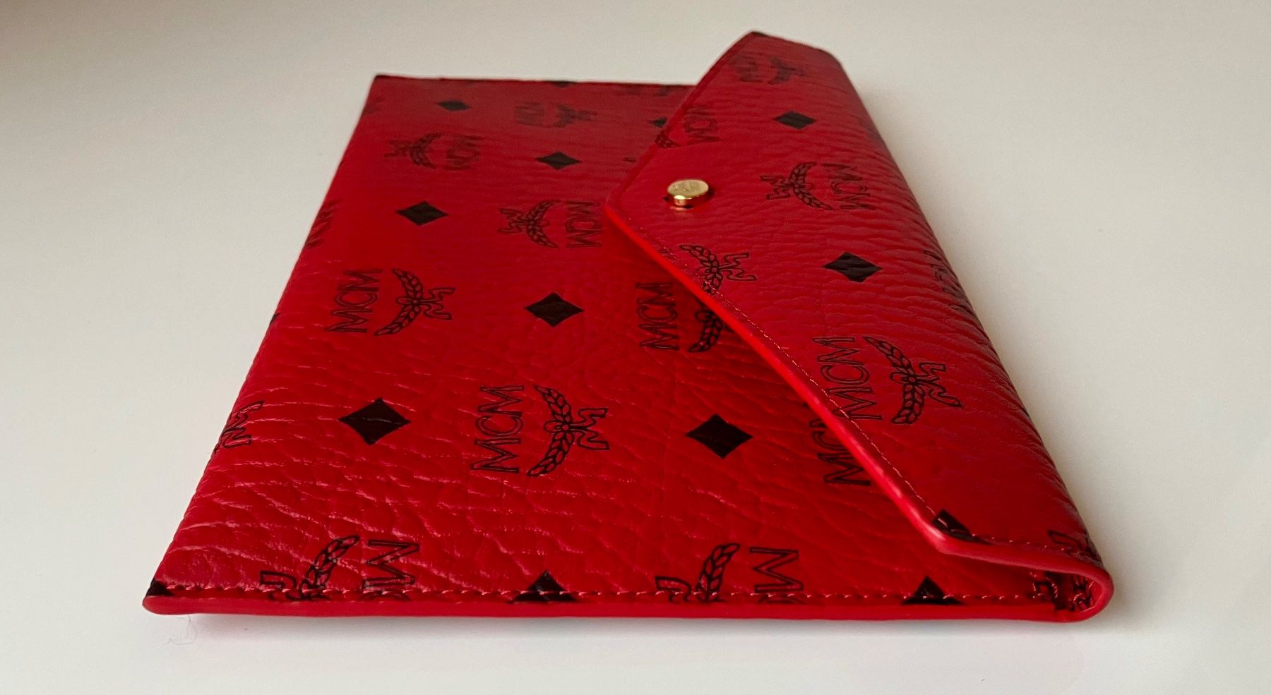 Mcm Borse: MCM Clutch - neu – Nuovo (secondo la descrizione) da Stansstad venduto da kerri8 6