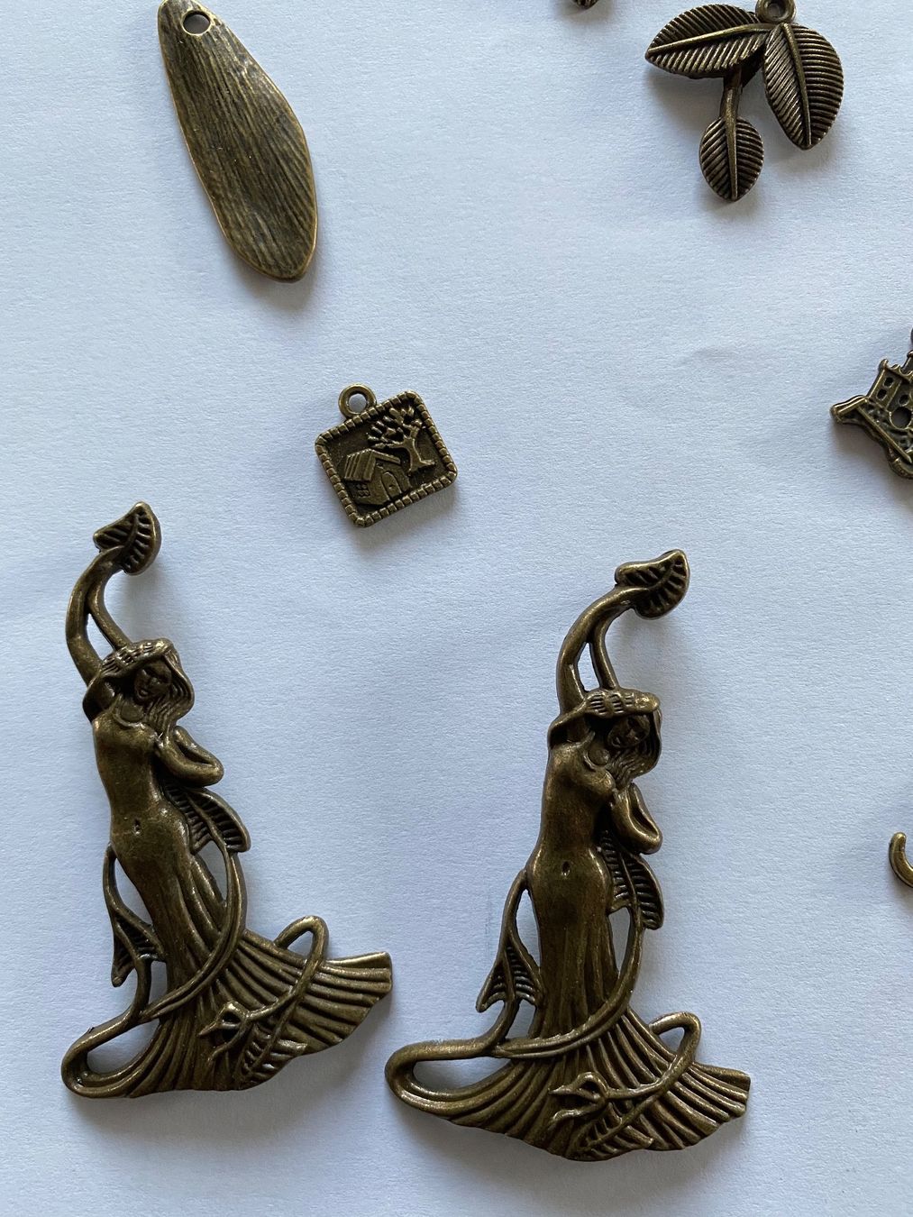 Ciondoli: 8 Schmuckanhänger bronzefarben – Nuovo (secondo la descrizione) da Balsthal venduto da Uroby 2