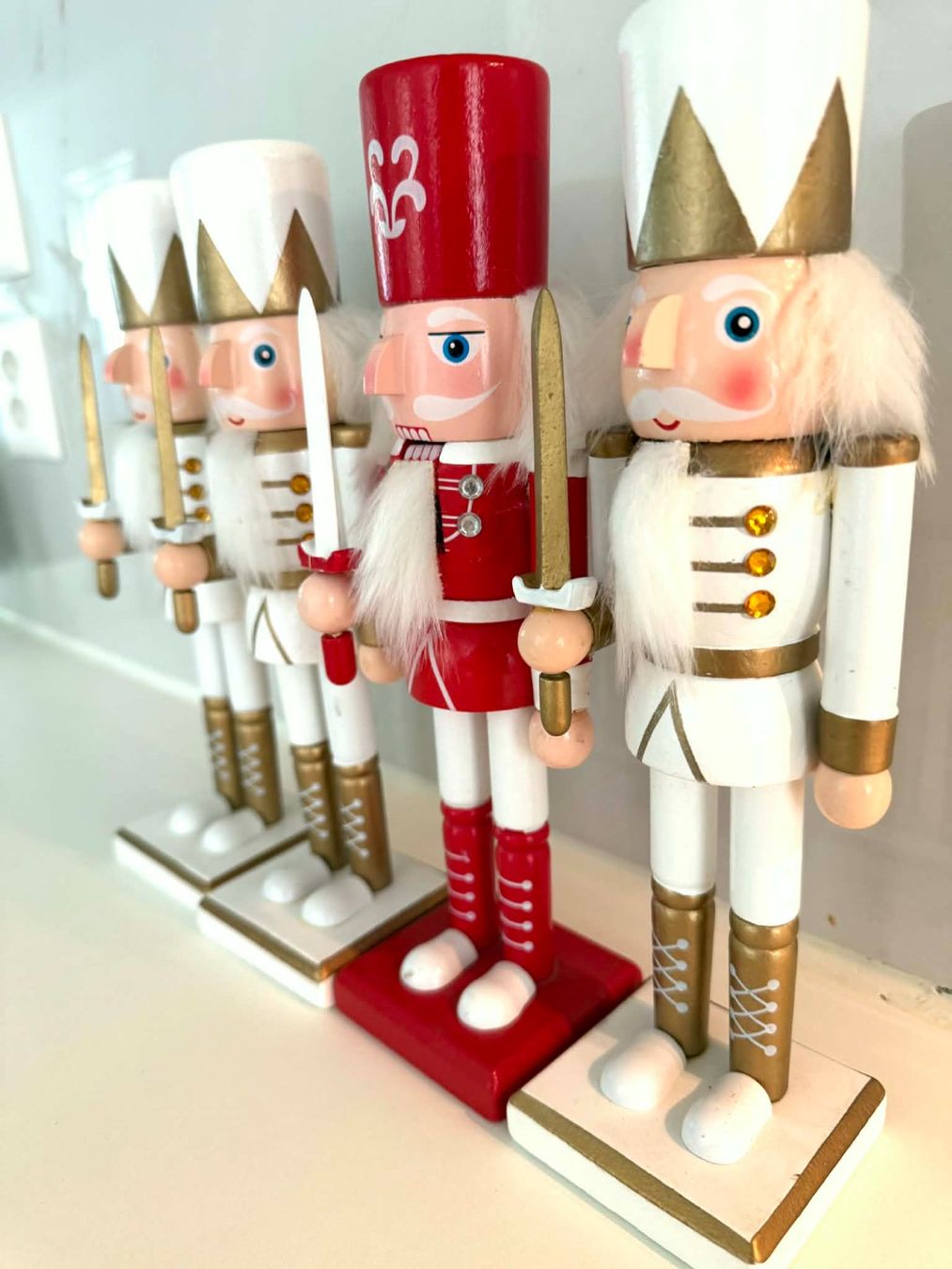 Figuren: 4 Nussknacker Figuren ❤️ – Neu (gemäss Beschreibung) aus Bern von MIR-IAM 1