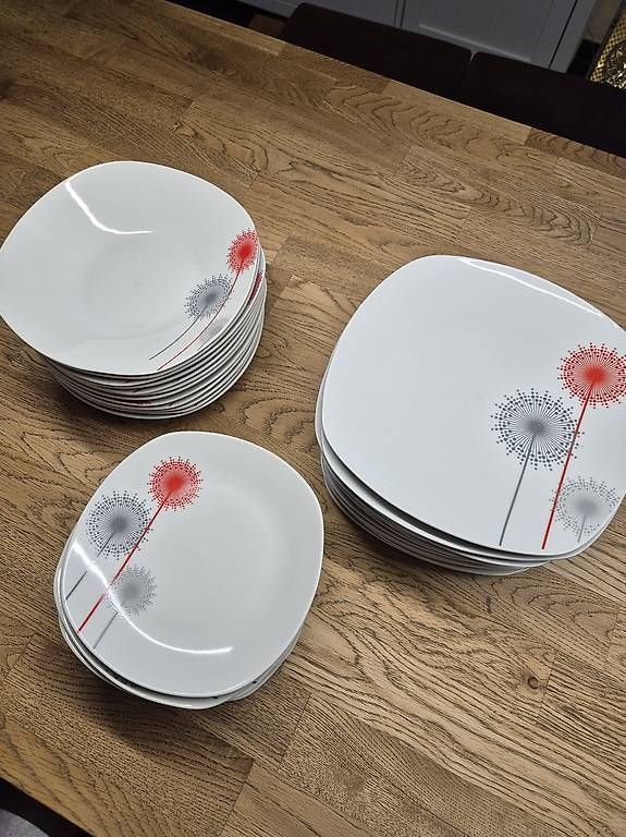 Set di piatti: 12-teiliges Geschirrset – Usato da Flumserberg Bergh venduto da Lasiglo 4