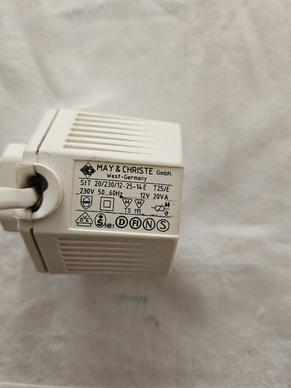Lampen: Praktische Tischklemme Leselampe – Gebraucht aus Wädenswil von Jsi.Z01 1