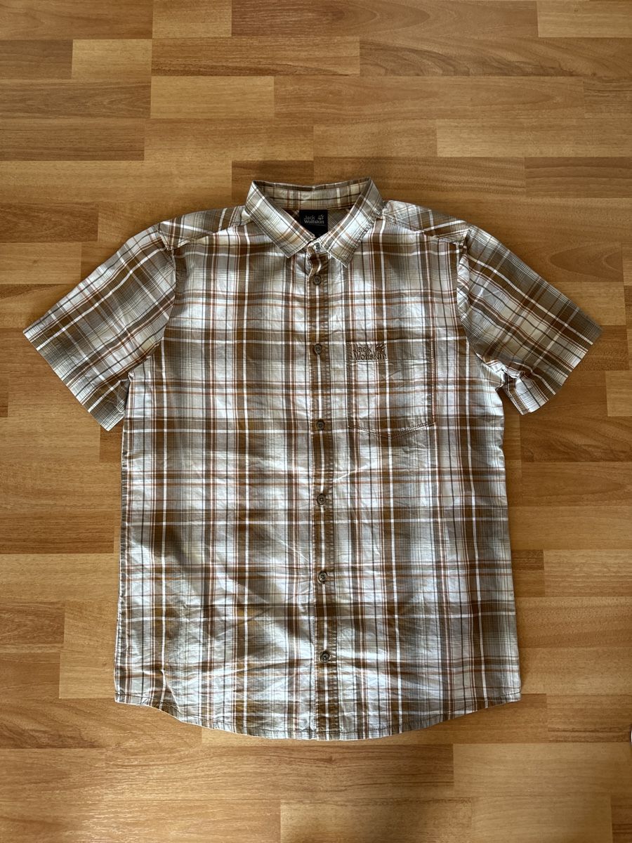 Jack Wolfskin Camicie: Jack Wolfskin Herren Kurzarm Hemd Gr. M  – Usato da St. Gallen venduto da mai_2lcj