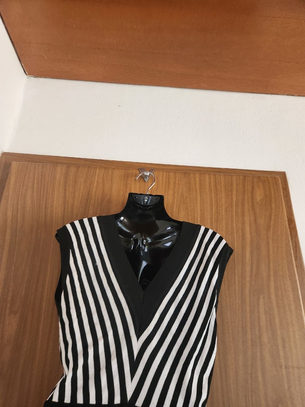 Sandro Robes: Robe Sandro Paris rayée noir et blanc taille S  – D'occasion à Niedergösgen par Eva2410 2