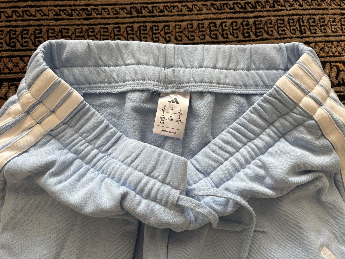 Adidas Pantalons: Original Adidas Trainingshose hellblau, Grösse M – D'occasion à Locarno par Ery02 4