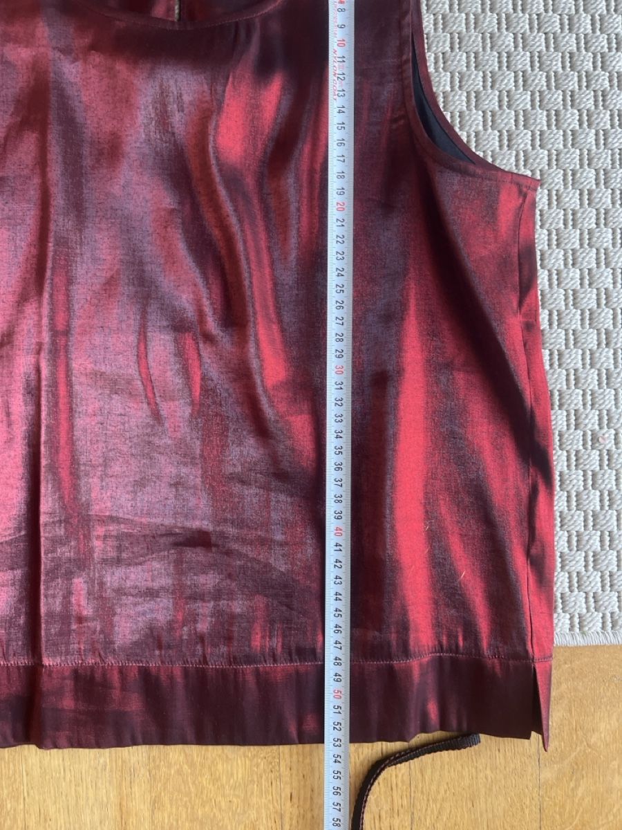 Top: Elegantes Top, rot-glänzend, 36 – Usato da Solothurn venduto da Bobesch08 5